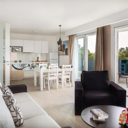 City Beach Makarska 公寓 马卡尔斯卡