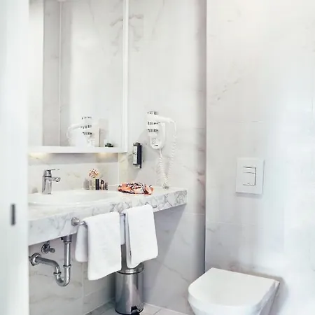 City Beach Makarska 马卡尔斯卡