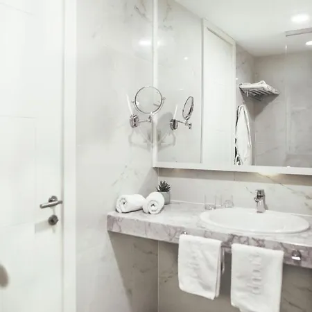 City Beach Makarska 公寓 *